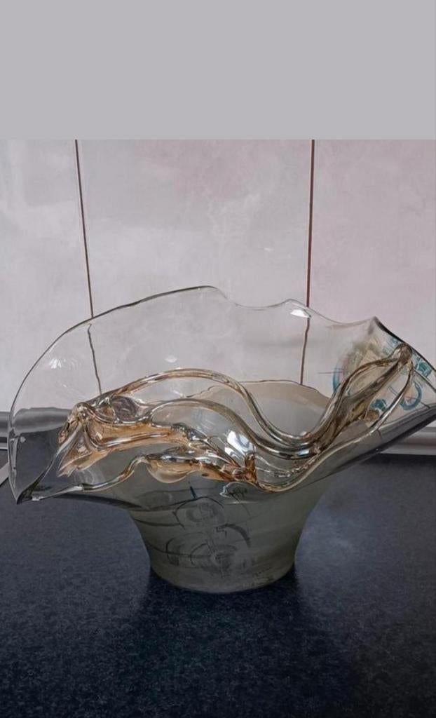 Prachtige glazen schaal/fruitschaal, gesigneerd, Ophalen of Verzenden, Zo goed als nieuw, Glas