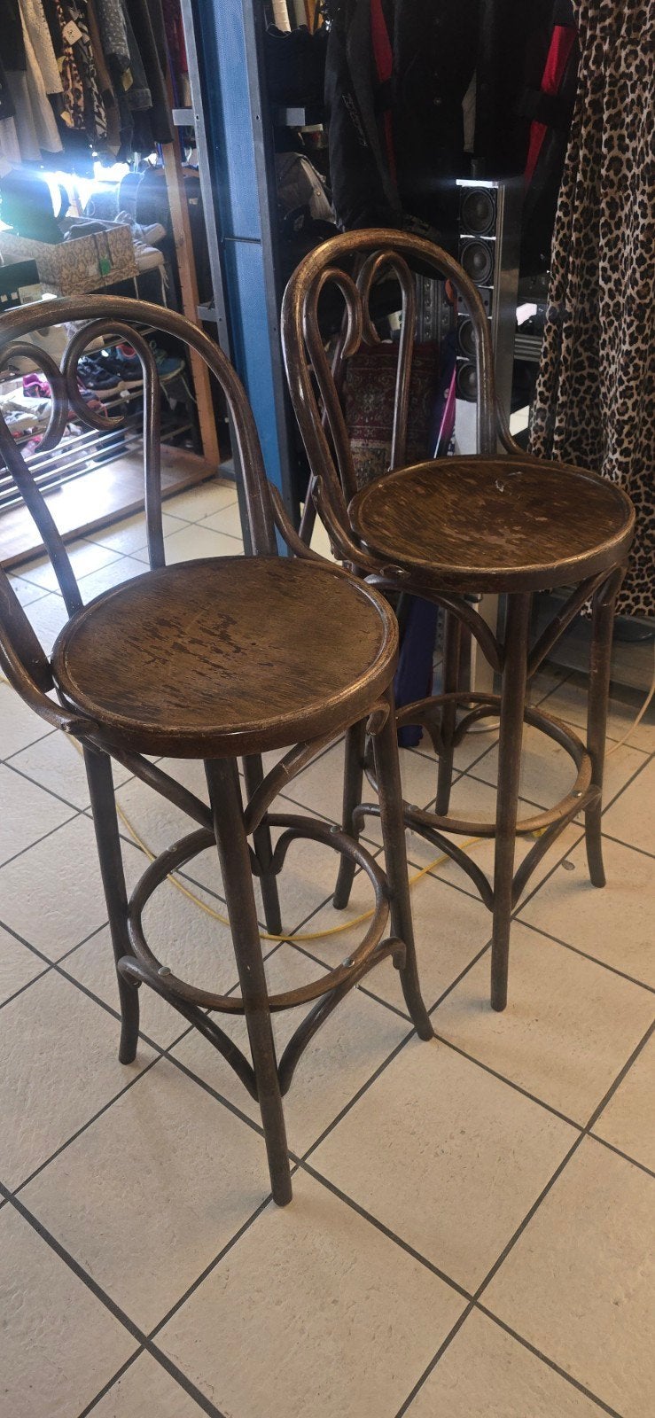 2 vintage barkrukken, 5 krukken of meer, Ophalen, 60 tot 90 cm