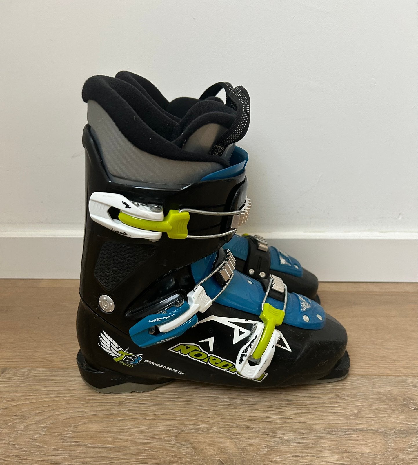 Nordica skischoenen T3 maat 39 - 40 mondo point 25,5, Sport en Fitness, 160 tot 180 cm, Gebruikt, Schoenen, Ophalen of Verzenden