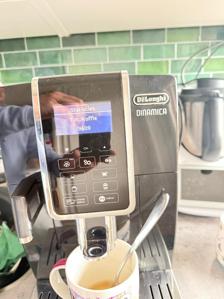 De'Longhi Dinamica ECAM 350.55.B, Gebruikt, 10 kopjes of meer, Koffiemachine, Ophalen of Verzenden