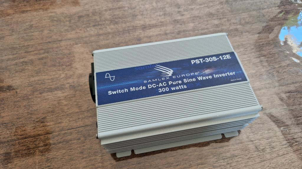 Samlex PST-30S-12E omvormer 12 volt naar 230 volt. 300Watt, Ophalen of Verzenden, Gebruikt