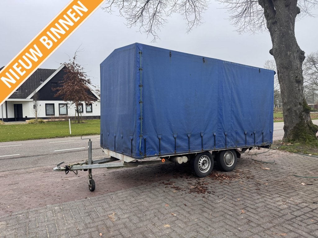 Hapert Grote Huif 400x180x200cm 1,495,-, Gebruikt