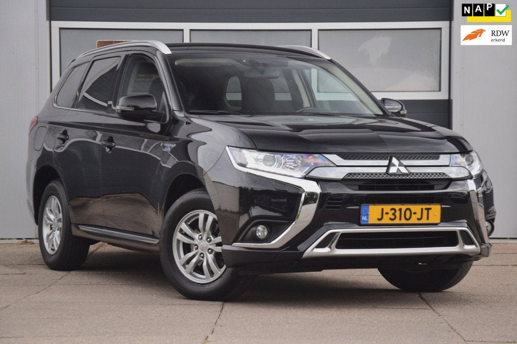 Mitsubishi Outlander 2.4 PHEV Pure APPLE CARPLAY/VERWARMDE V, Auto's, Mitsubishi, 4 cilinders, 1865 kg, Bedrijf, Vierwielaandrijving