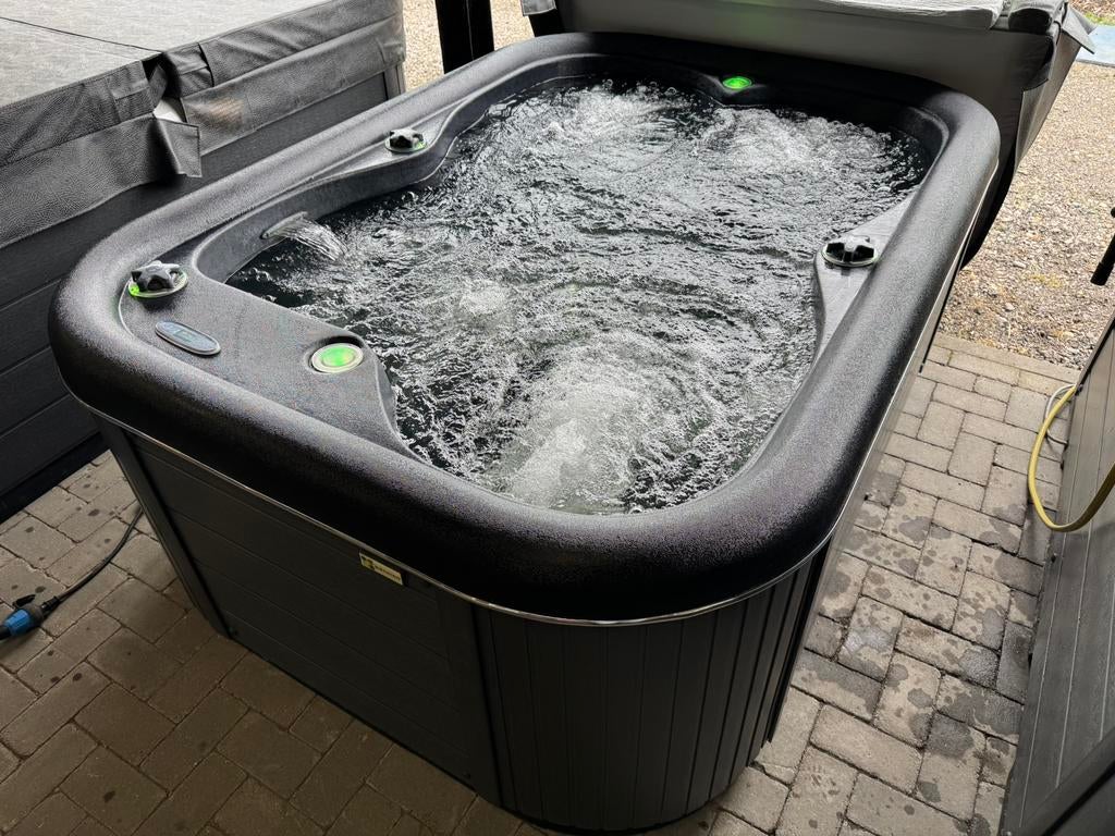 Jacuzzi gebruikt Passion Spa Tenerife Black 3-pers Balboa, Tuin en Terras, Bubbelbaden en Hottubs, 4011 GM, Info@vdkspas.nl, Passion Spa