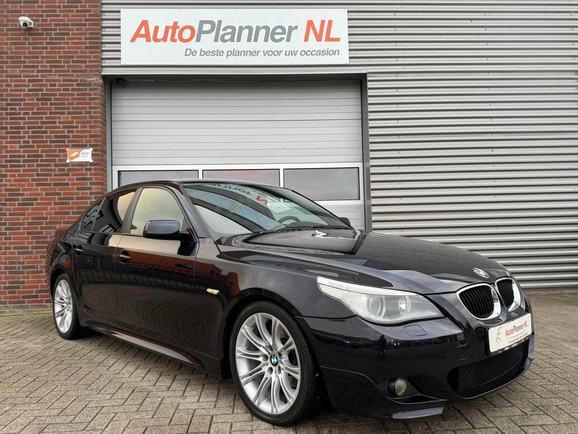BMW 5-serie 525i M-Pakket! Clima! Cruise! Navi! Incl. Btw!, Automaat, Achterwielaandrijving, Gebruikt, Zwart