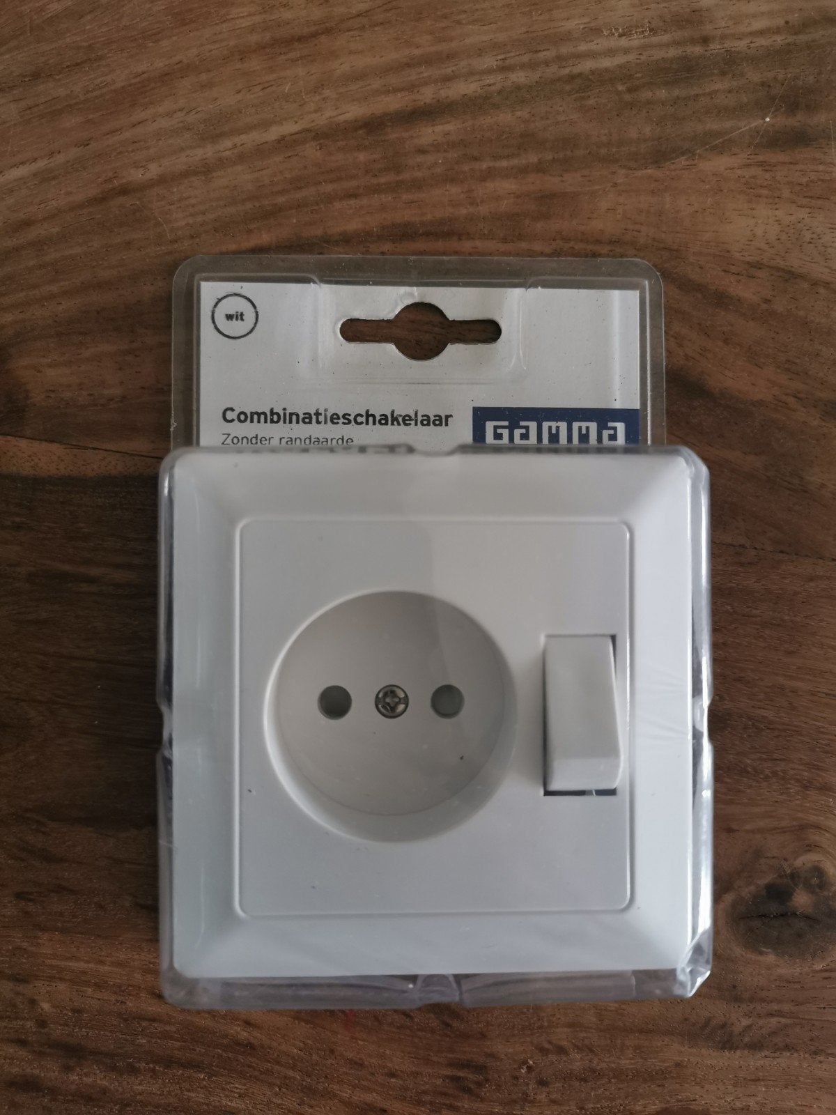 witte combinatieschakelaar gamma, nieuw in verpakking, Doe-het-zelf en Verbouw, Ophalen of Verzenden, Nieuw, Gamma, Stopcontact