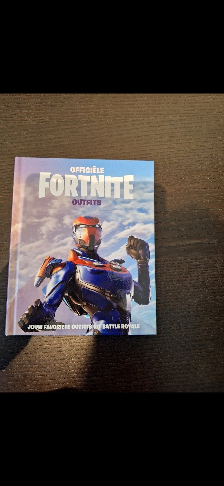 boek: Officiele Fortnite Outfits - nieuw, Boeken, Fantasy, Ophalen of Verzenden, Nieuw