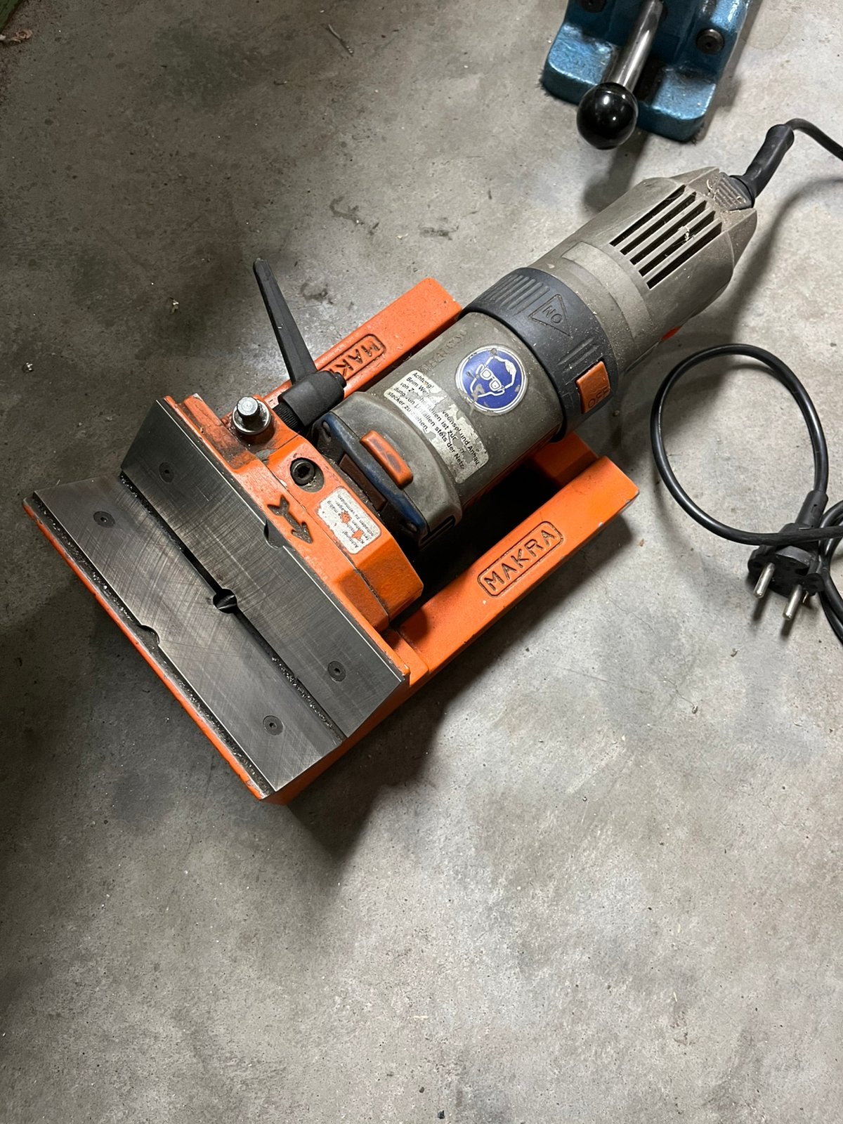 Kress makra kantenfrees stationair, Ophalen of Verzenden, Zo goed als nieuw, Minder dan 700 watt, Haakse handslijpmachine