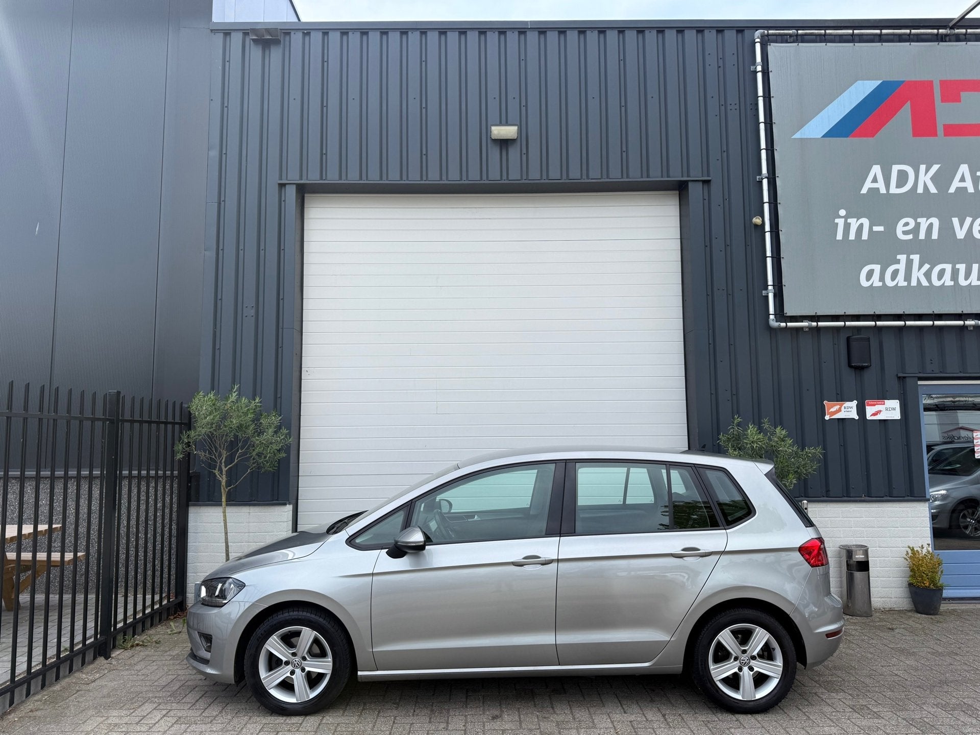 Foto 3 van Volkswagen Golf Sportsvan 1.2 TSI Highline AUTOMAAT/NAVI/TRE