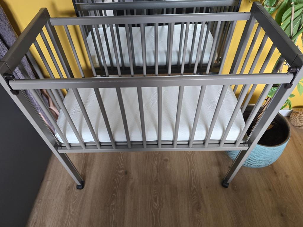 Mooie co-sleeper van Petit Amelie incl matras, Kinderen en Baby's, Babywiegjes en Ledikanten, Ophalen, Gebruikt, Wieg