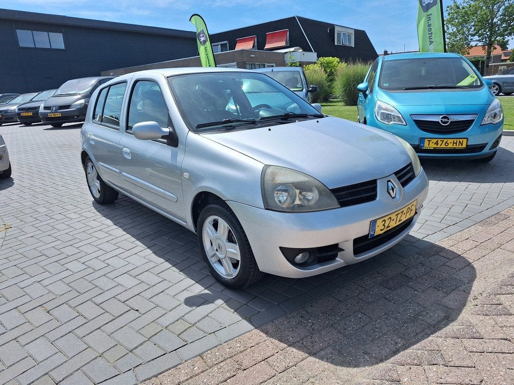Renault Clio 1.2-16V Campus / 105.955 km NAP / APK aug 2027, Auto's, Voorwielaandrijving, 4 cilinders, Origineel Nederlands, Bedrijf