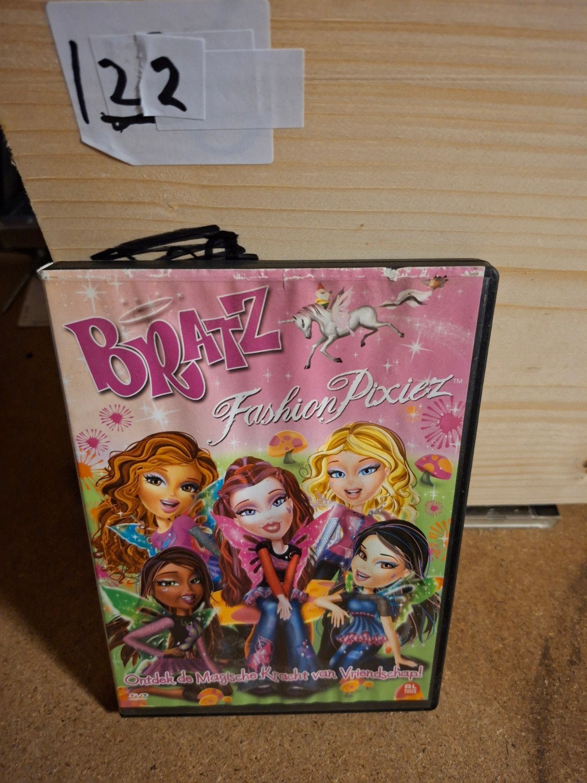 Bratz Fashion Pixiez DVD - Ontdek de Magische Kracht, Cd's en Dvd's, Gebruikt, Alle leeftijden, Nederlands, Familie