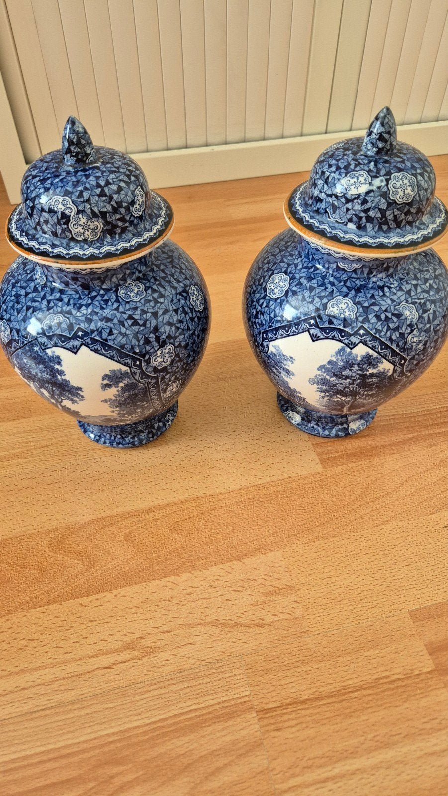 Set  Villeroy & Boch Vazen 27 cm hoog( inclusief deksel), Ophalen