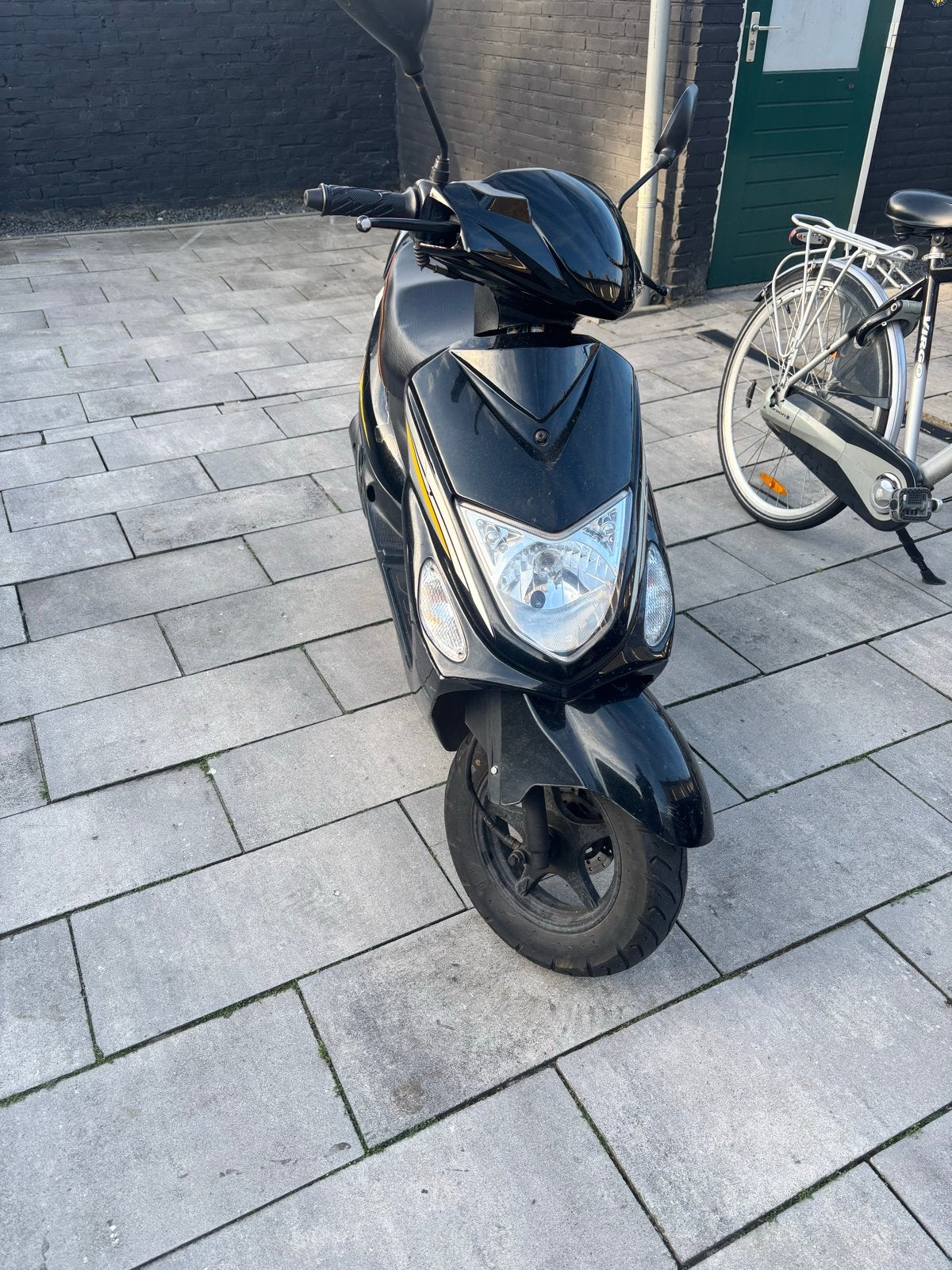 Zwarte Urban Scooter - Gebruikt, Ophalen of Verzenden, Gebruikt, Benzine, Overige merken