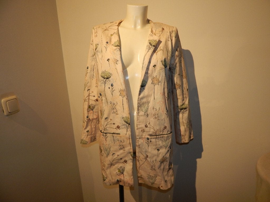 Pom Amsterdam langere blazer bloemen rupsjes print 40