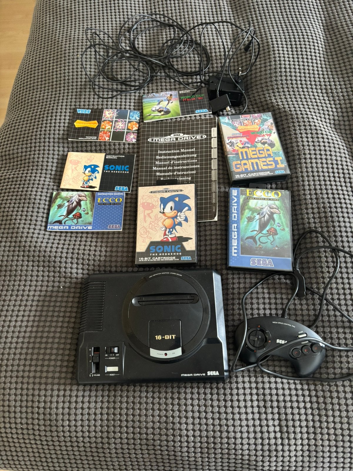 Sega megadrive met controller en 3 spellen, Spelcomputers en Games, Ophalen, Mega Drive, Met 1 controller, Gebruikt