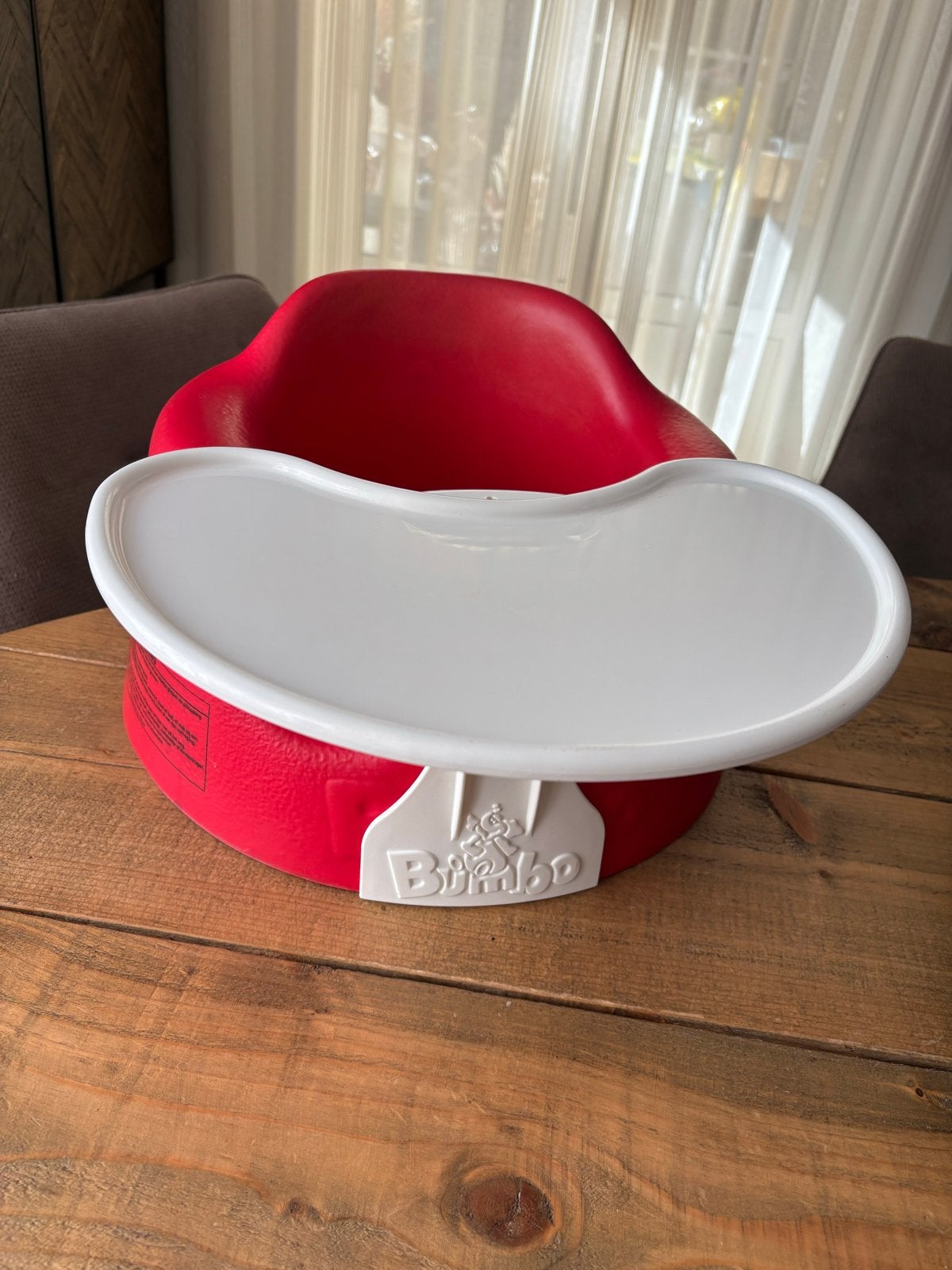 Bumbo babystoel rood met afneembaar eetblad, Kinderen en Baby's, Ophalen, Gebruikt, Overige typen, Afneembaar eetblad