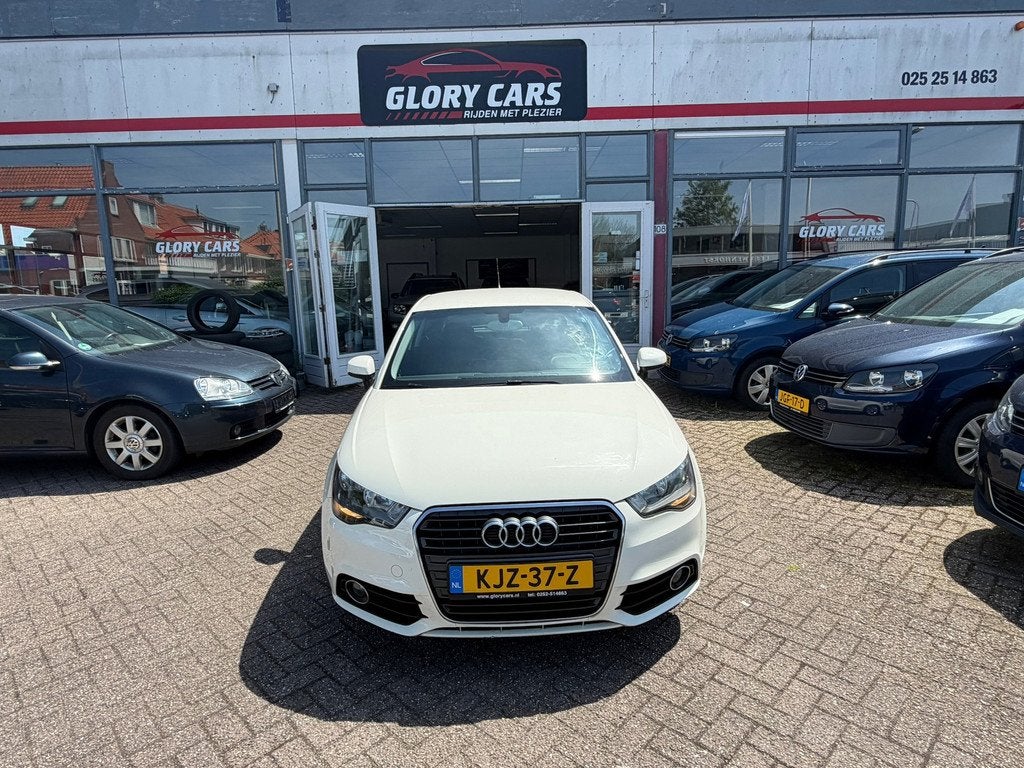 Audi A1 1.2 TFSI Attraction NAVI-CRUISE-BLUETOOTH, Auto's, Audi, Voorwielaandrijving, Euro 5, Zwart, 4 cilinders
