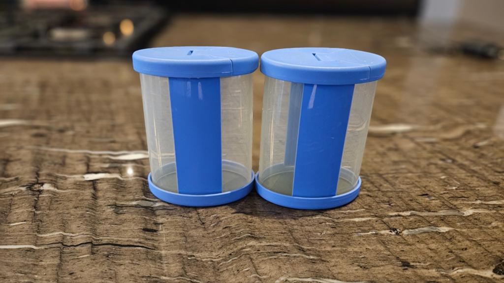 2 TUPPERWARE STROOI BUSSEN, Huis en Inrichting, Keuken | Tupperware, Ophalen, Beker of Kan