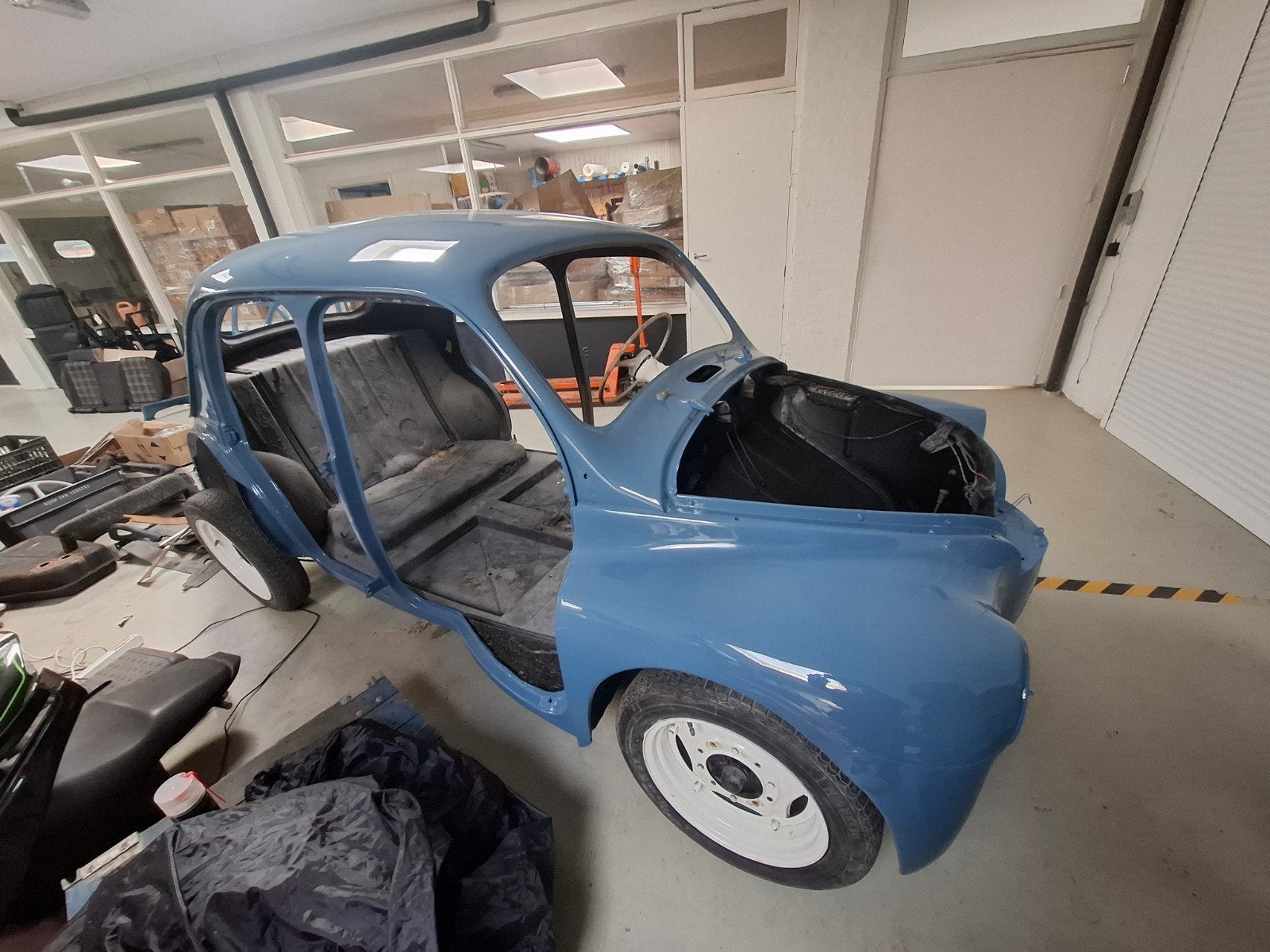Renault 4cv 1952 oldtimer professioneel gespoten project, Auto's, 13 km/l, Bruin, Handgeschakeld, Particulier
