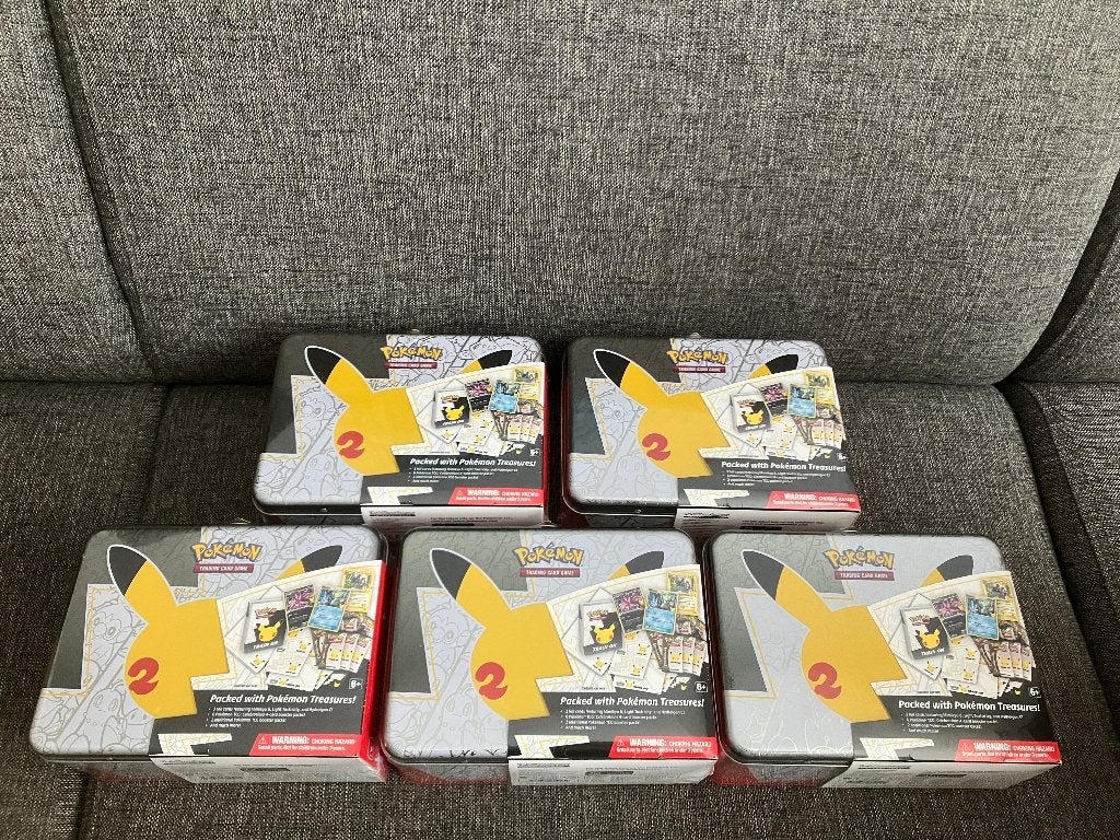 5x Pokemon 25th Celebrations Collectors Chest, Ophalen of Verzenden, Nieuw, Overige typen