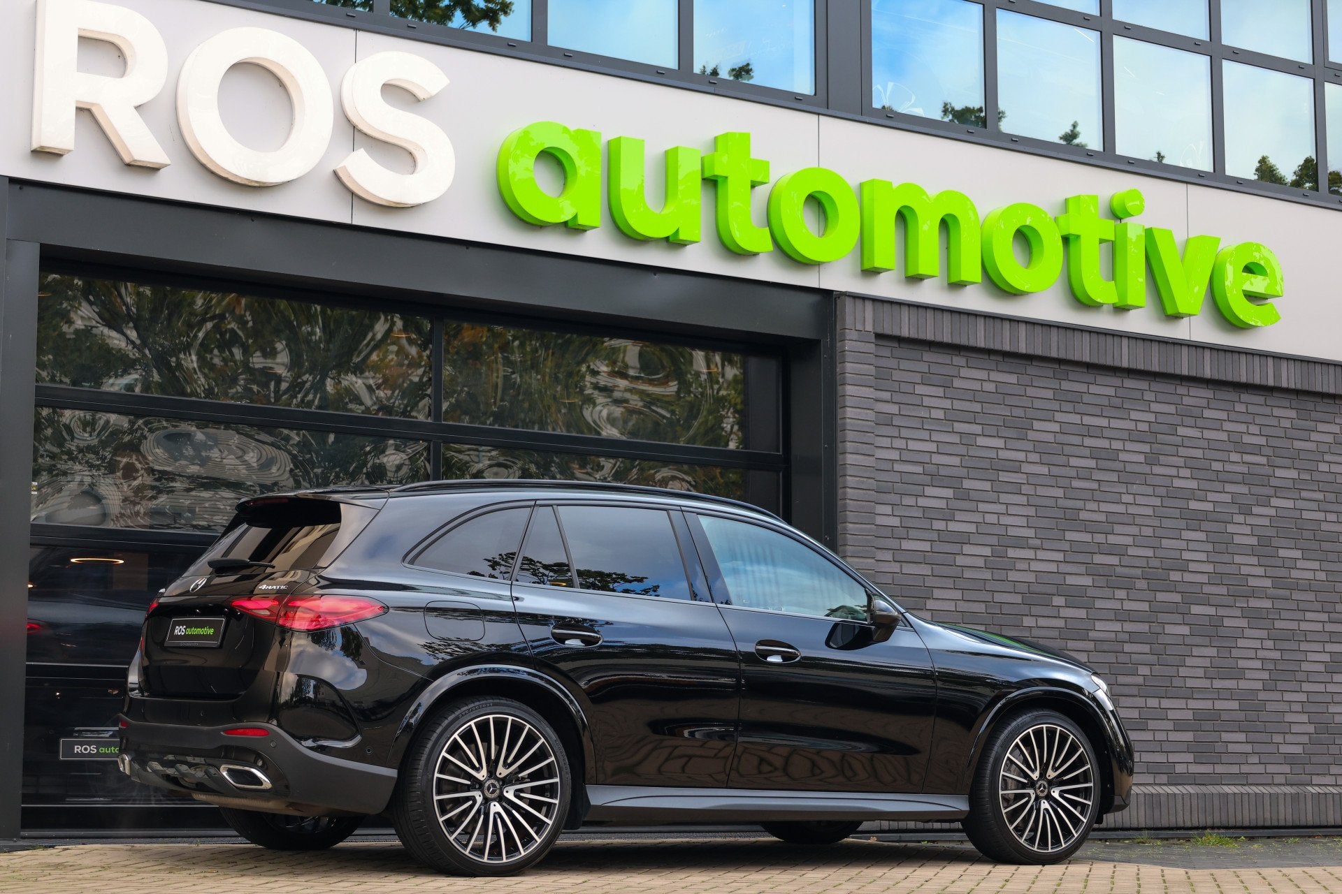 Mercedes-Benz GLC 300e 4MATIC AMG Line | MEMORY | ELEK TREKH, Auto's, Automaat, Gebruikt, Zwart, Plug-in hybride