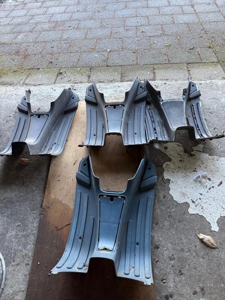 Vespa LX/Sprint Voetenplank Voetentree (Gebruikt), Ophalen, Gebruikt, Overige typen, Vespa