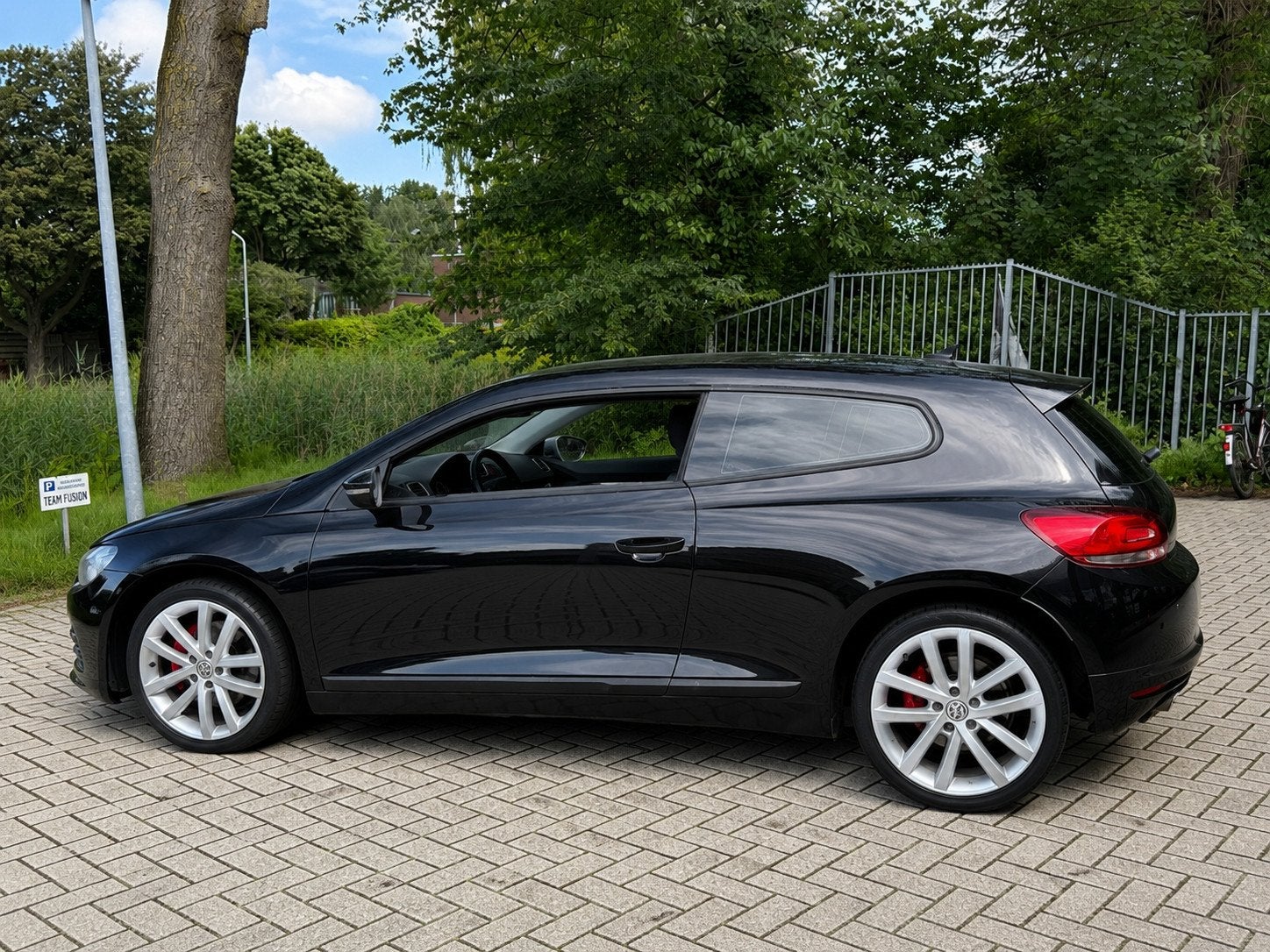 Volkswagen Scirocco 1.4 TSI Highline Automaat & 104.071km!, Auto's, Euro 5, Gebruikt, 4 cilinders, 4 stoelen