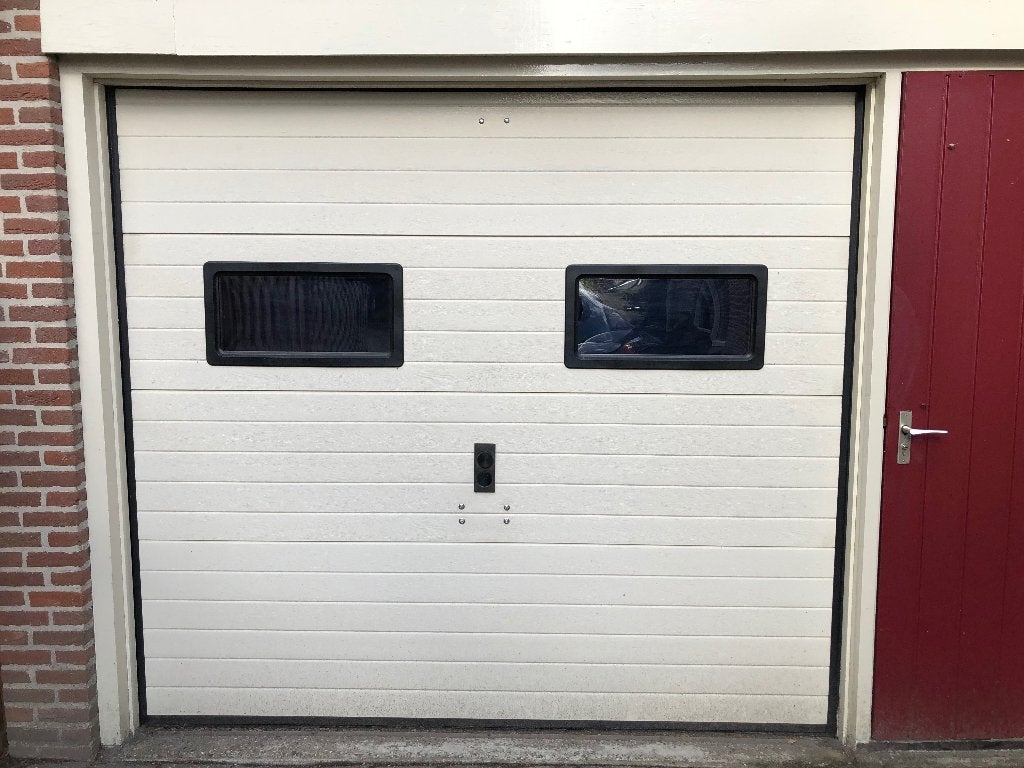 elektrische garagedeur, Ophalen, Kunststof, Gebruikt, Garagedeur