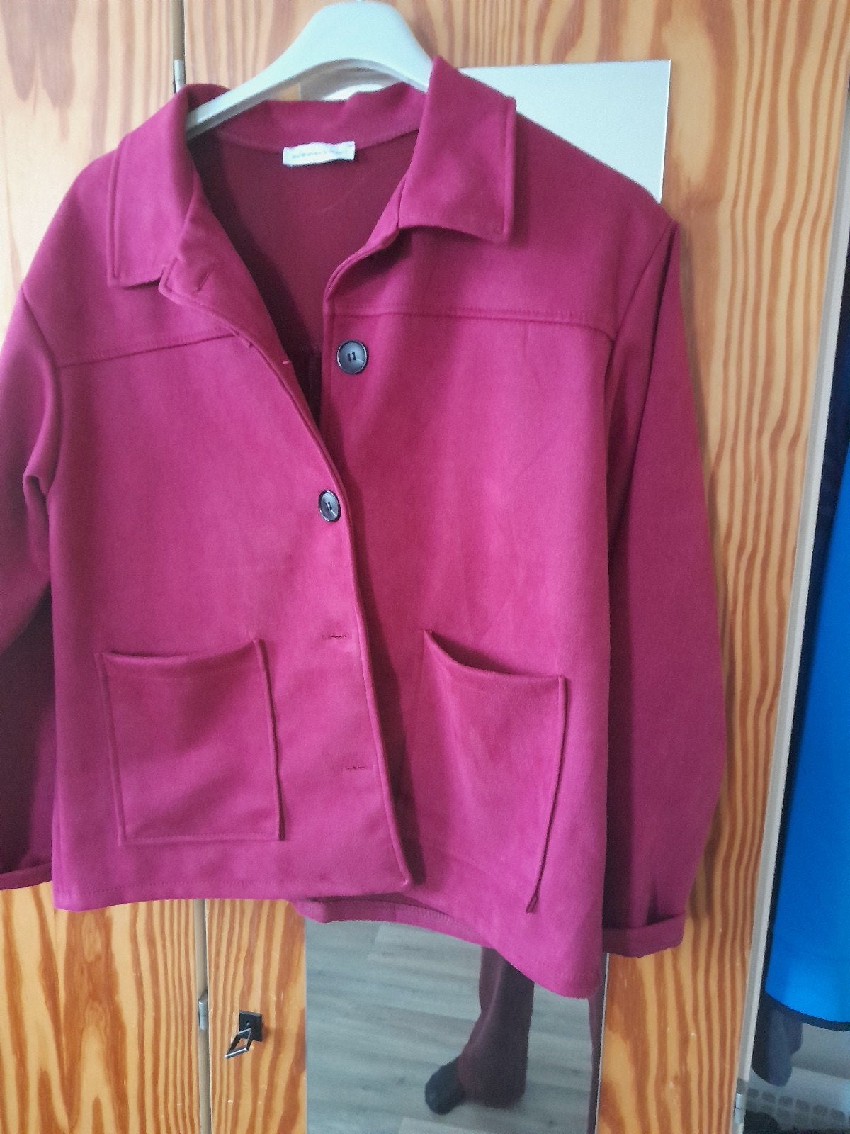 Nieuw suède look jasje bordeaux/wijnrood Mt M, Maat 38/40 (M), Azuro, Nieuw, Ophalen of Verzenden