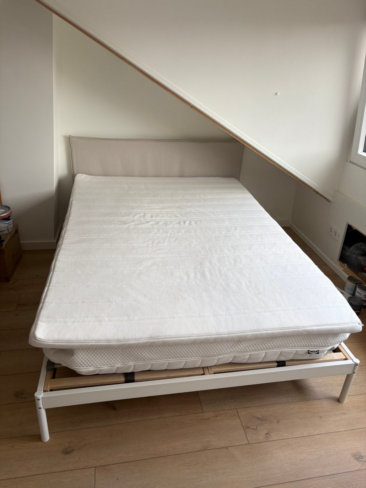 Ikea KLEPPSTAD 140x200 + Akrehamn matras + Tuddal topper, Wit, Tweepersoons, Zo goed als nieuw, Hout