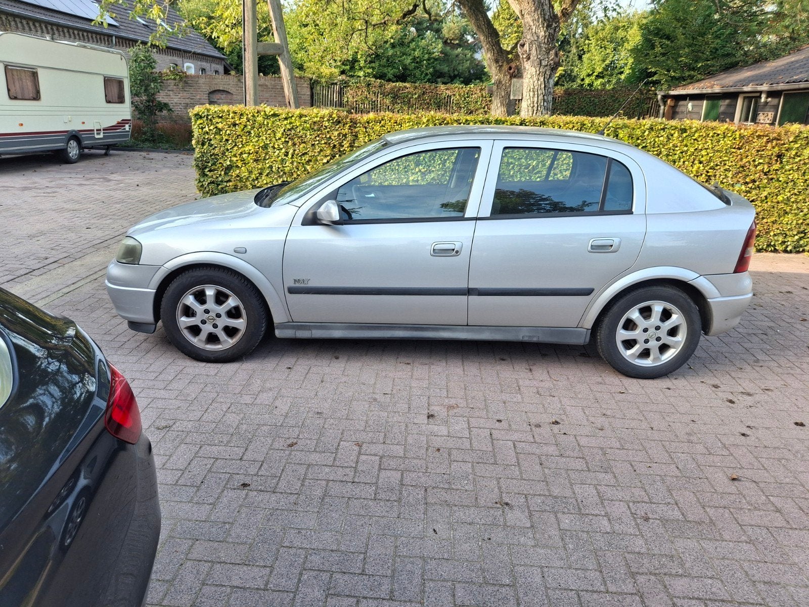 Opel Astra 1.6 16V 5D AUT 2003 Grijs, 4 cilinders, 100 pk, 49 €/maand, Origineel Nederlands
