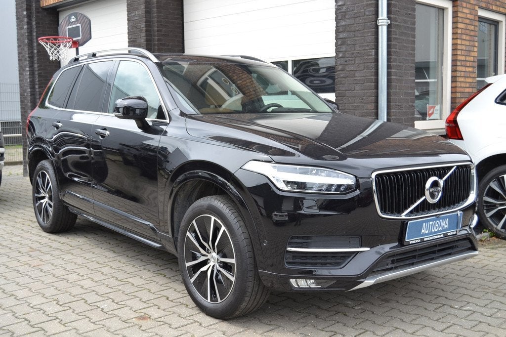 Volvo XC90 2.0 T6 AWD Momentum, 360 camera, panoramadak, Auto's, Volvo, Gebruikt, Zwart, 4 cilinders, 1969 cc