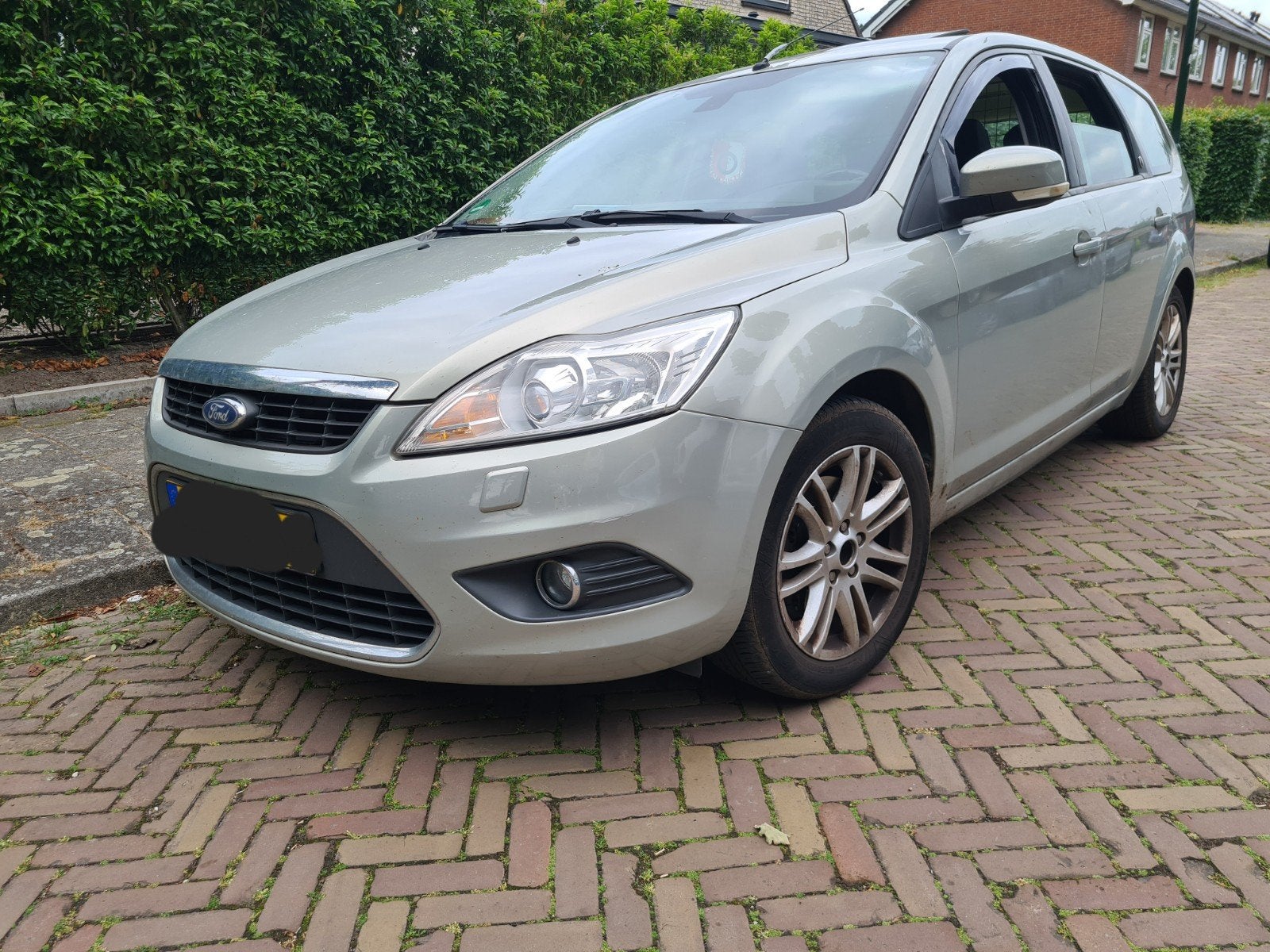 Ford Focus 2.0 ltr  Ghia,trekhaak,dakraamMeeneemprijs 950, Focus, Stof, Stationwagon, Handgeschakeld