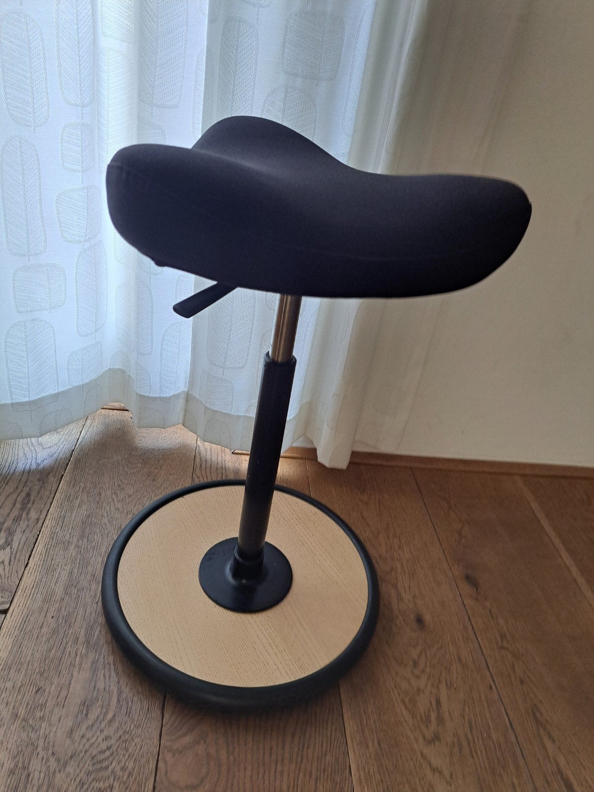 Stokke Move Ergonomische Kruk met Extra Hoezen, Ophalen, Zwart, Zo goed als nieuw, Stof