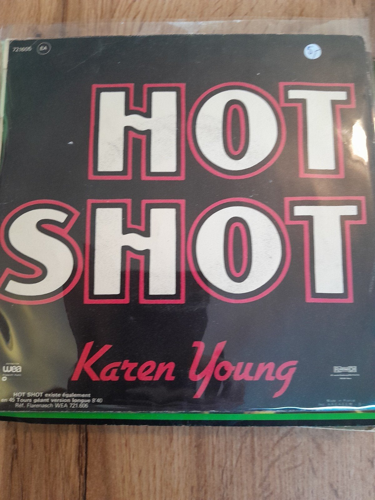 Karen young 7inch hot shot, Ophalen of Verzenden, Zo goed als nieuw, Pop