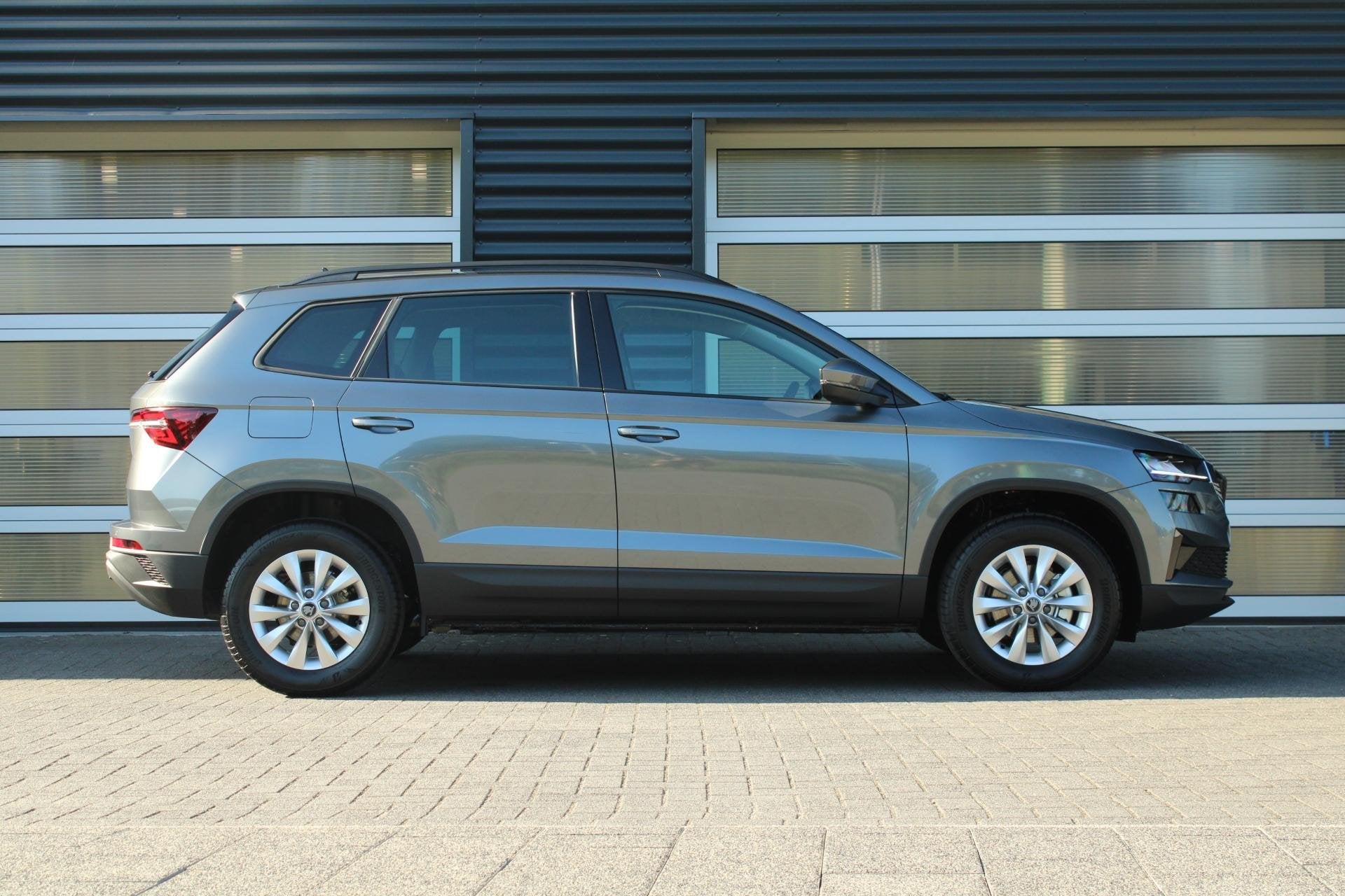 Skoda Karoq 1.0 TSI 115pk Business Edition | Trekhaak Uitkla, Auto's, Voorwielaandrijving, Stof, Euro 6, 116 pk