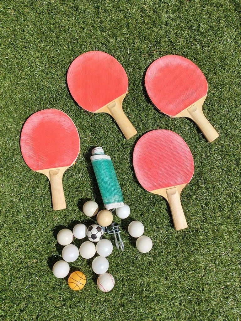 Tafeltennis batjes met netje en balletjes., Sport en Fitness, Tafeltennis, Ophalen of Verzenden, Gebruikt, Net, Batje(s) of Balletje(s)