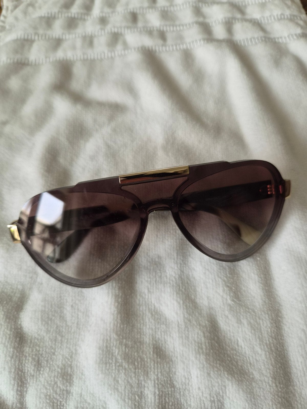 Prada Zonnebril met Hoesje - Made in Italy, Gebruikt, Zonnebril, Ophalen of Verzenden, Prada