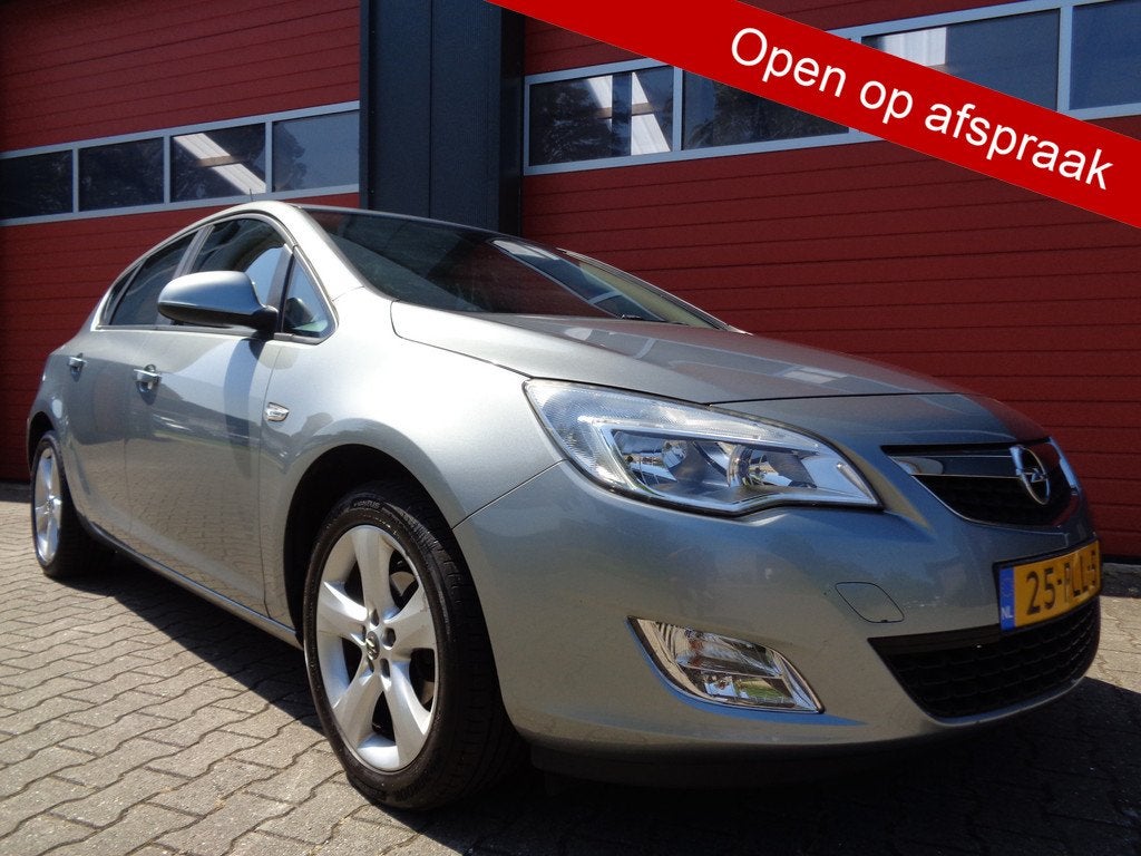 Opel Astra 1.4 Turbo Edition 141PK Clima Cruise 6-BAK NL-Aut, Auto's, Opel, Bedrijf, Te koop, Astra, ABS, Airbags, Airconditioning