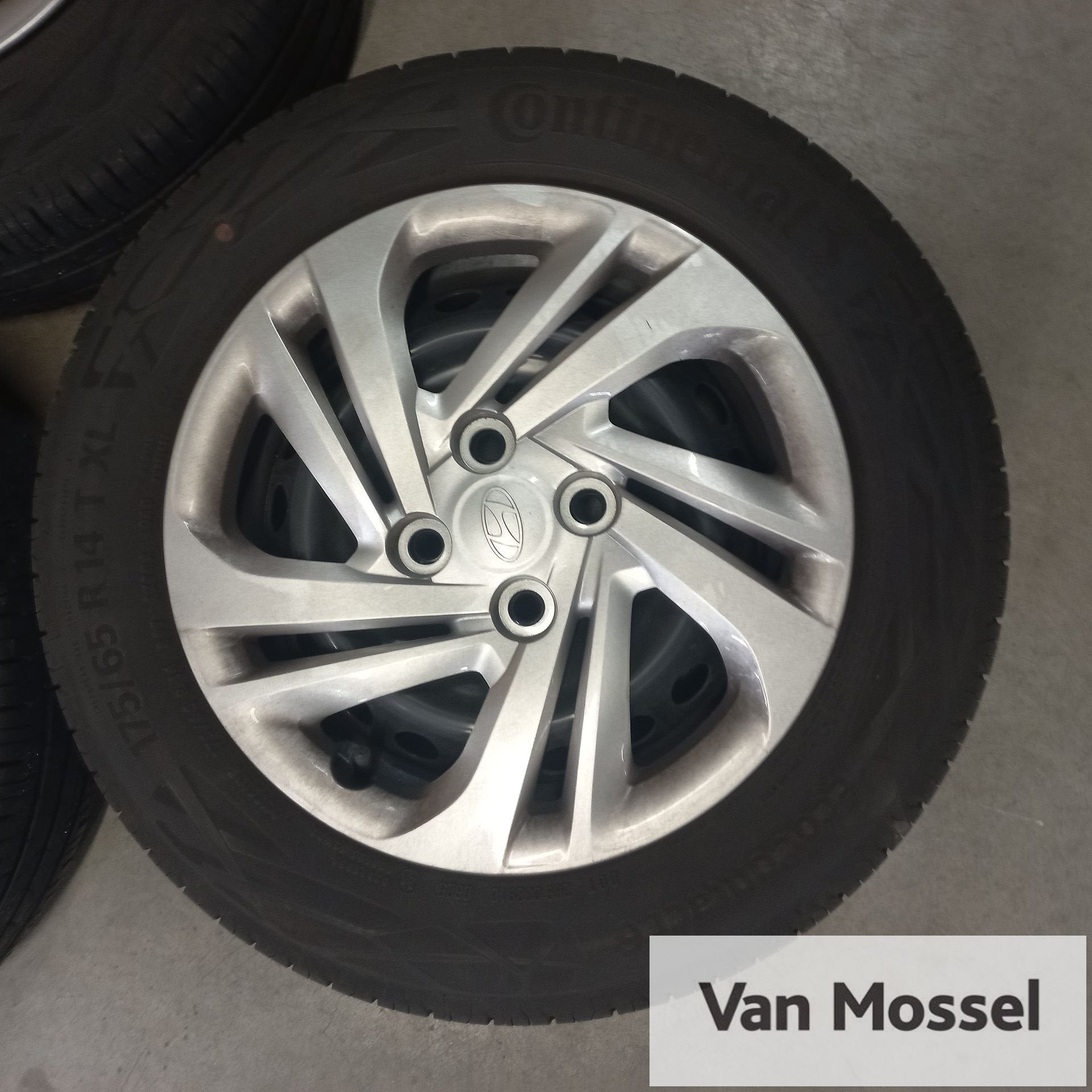 Hyundai I10 Continental EcoContact 6 175/65/R14 86T, Auto-onderdelen, Banden en Velgen, 14 inch, Gebruikt, -, 175 mm