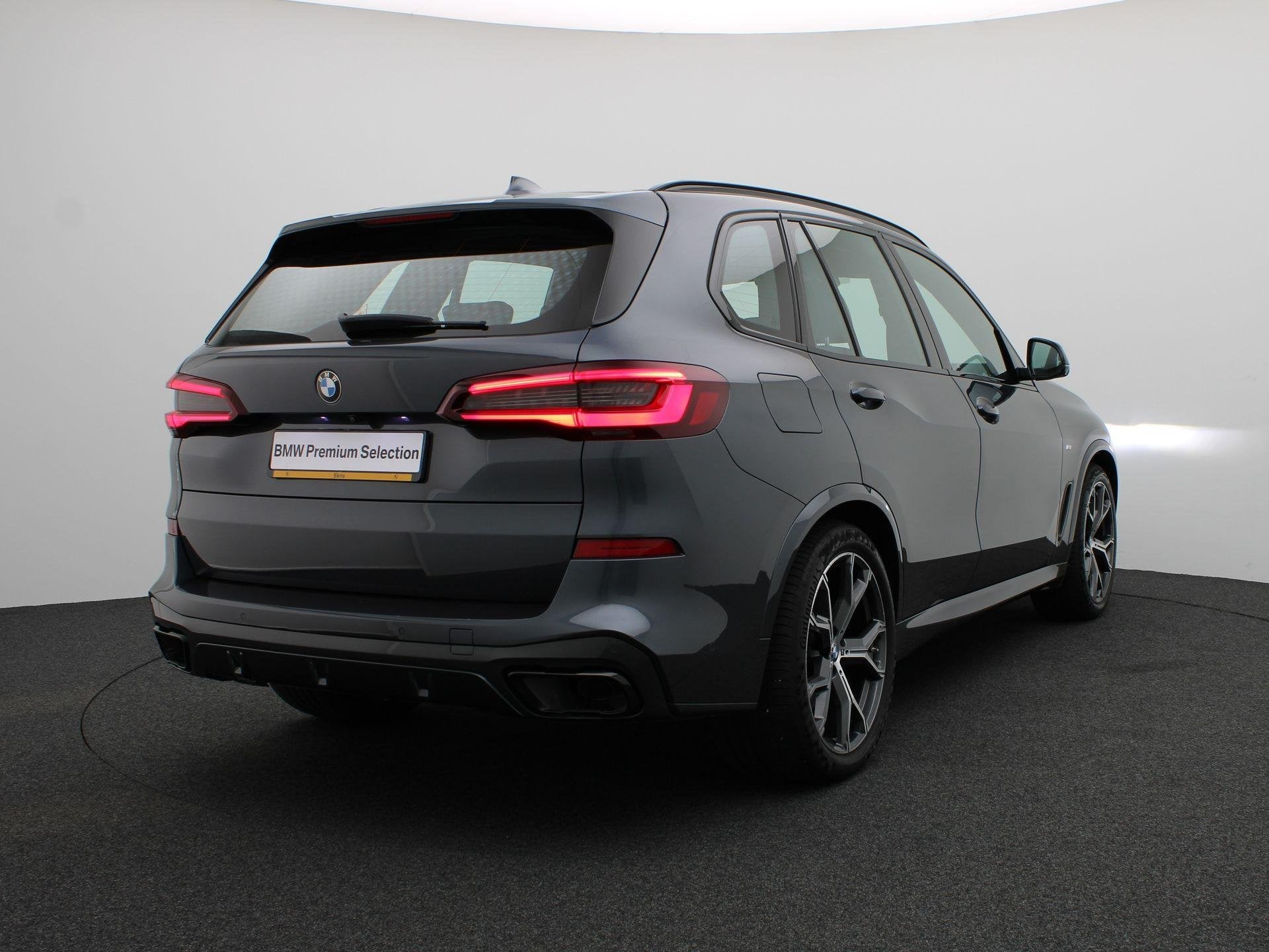 BMW X5 xDrive45e High Executive | M Sportpakket | Comfortsto, Gebruikt, 394 pk, Met garantie (alle), LED verlichting