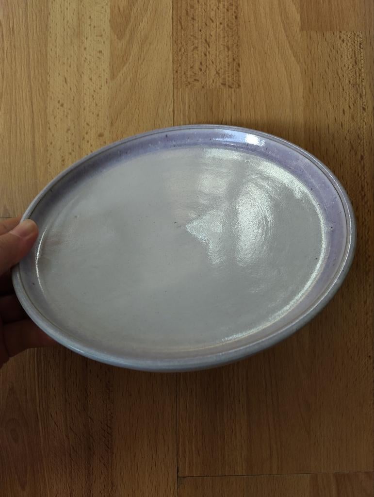 Lila bordje, Huis en Inrichting, Keuken | Servies, Ophalen of Verzenden, Zo goed als nieuw, Overige stijlen, Bord(en)