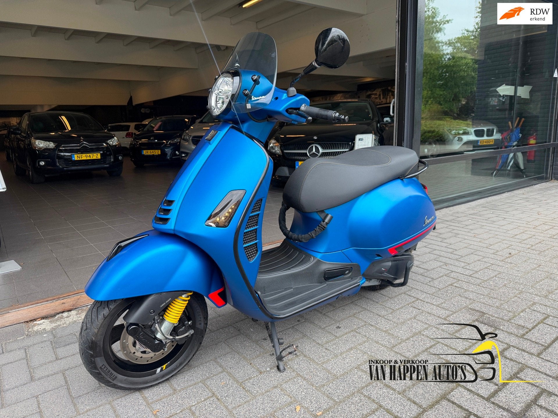 Vespa Scooter GTS 300 Super Notte ABS