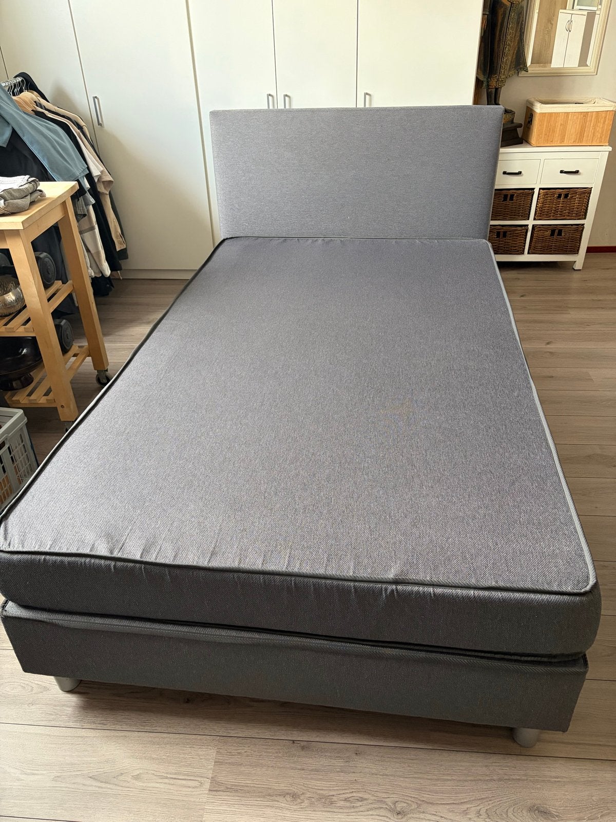 Twijfelaar boxspring met hoofdbord - Grijs, Ophalen, Eenpersoons, Zo goed als nieuw, 120 cm