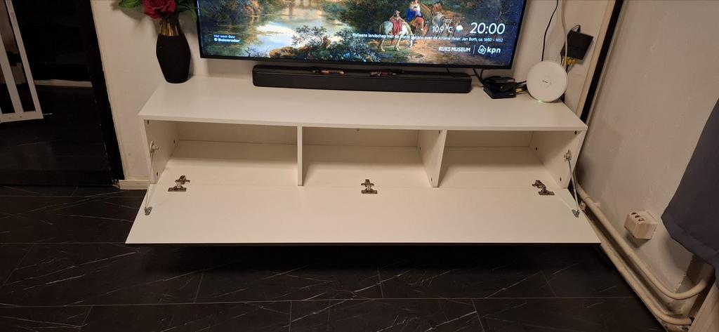 Zwevend TV-meubel wit/grijs met 3 opbergvakken, Ophalen, Overige materialen, 100 tot 150 cm, Zo goed als nieuw