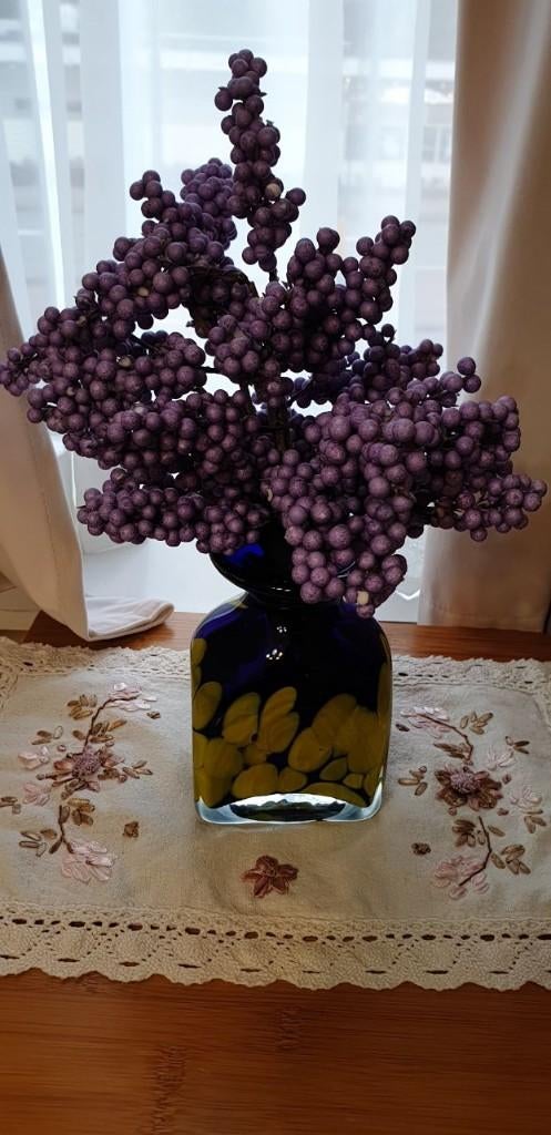 Glazen vaas blauw met geel, Huis en Inrichting, Woonaccessoires | Vazen, Blauw, Ophalen of Verzenden, Minder dan 50 cm, Glas