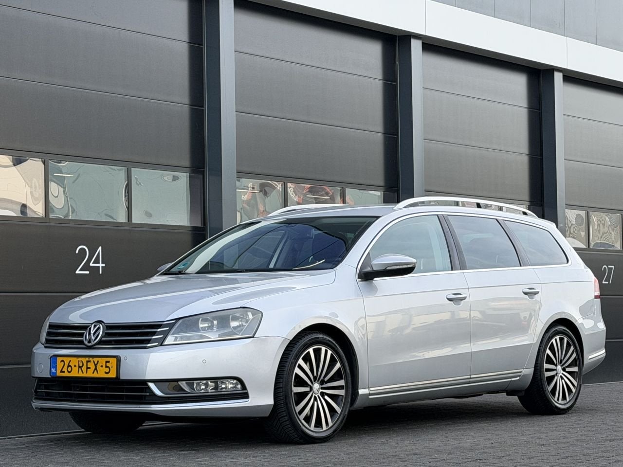 Volkswagen Passat 1.6 TDI Highline Leer Navi Clima PDC, Leder, Automatische klimaatregeling, 154 €/maand, Passat