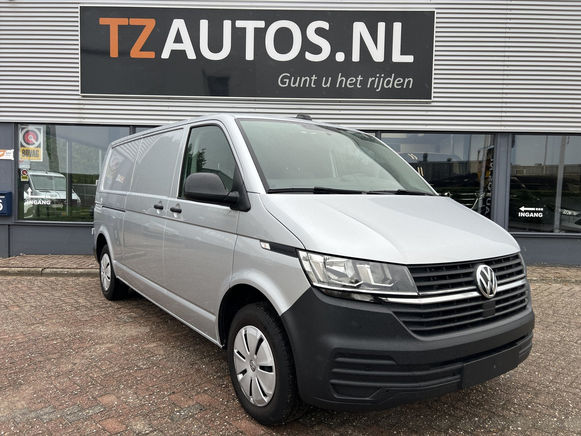 Volkswagen Transporter 2.0 TDI L2H1 Aut/ 2x Schuifdeur/Stand, Auto's, Dealer onderhouden, Gebruikt, Euro 6, 4 cilinders