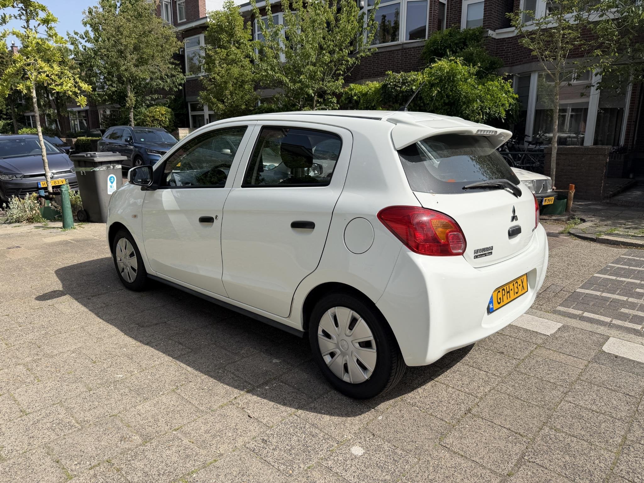 Foto 4 van Mitsubishi Space Star 1.0 Inform